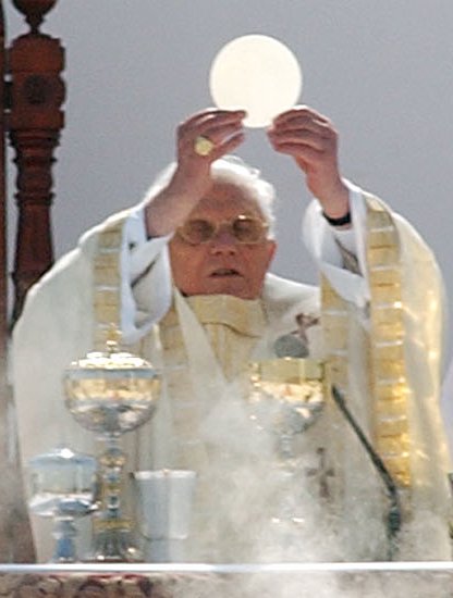 Benedict XVI and Eucharist